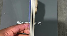 Mint
													Honor Magic V5 - Unlocked Non-US, White, 512 GB, 16 GB, photo 2 of 6