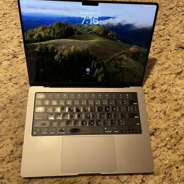 MacBook Pro 2021 - 14 inch - 512 GB, Silver, 32 GB, Apple M1 Pro 10-core