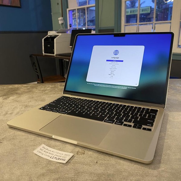 MacBook Air 2022 (M2) - 13 inch - 256 GB, Starlight, 8 GB, Apple M2