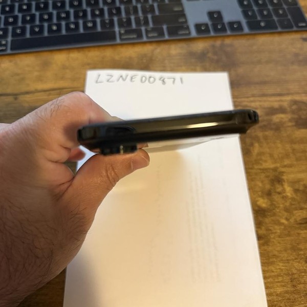 Apple iPhone Air - Unlocked, 256 GB, Space Black, A3260