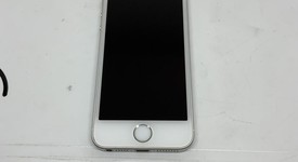 Good
													Apple iPhone SE 1st Gen 2016 - Unlocked, Silver, 32 GB, A1723, photo 5 of 10