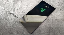 Good
													Razer Phone 2 - Unlocked, Black, photo 2 of 7