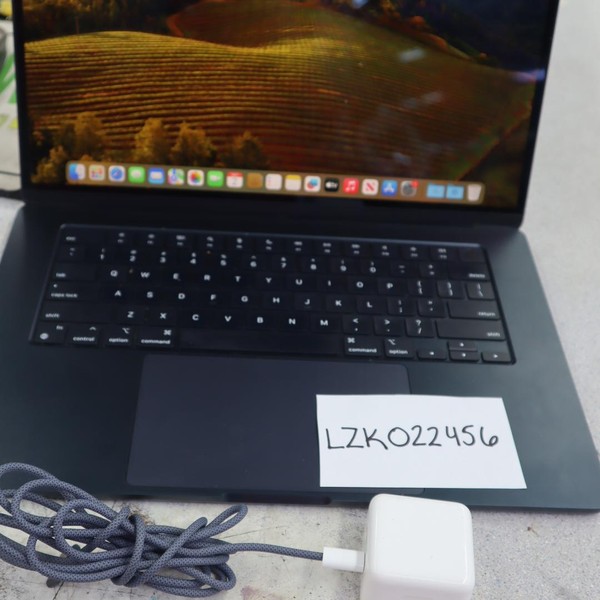 MacBook Air 2023 (M2) - 15 inch - 512 GB, Midnight, 16 GB, Apple M2