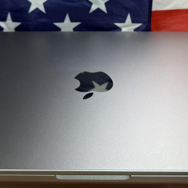 MacBook Pro Late 2023 (M3) - 14 inch - 512 GB, Gray, 8 GB, Apple M3, 10-core GPU