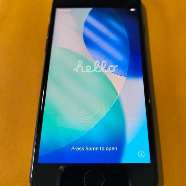 Apple iPhone SE 3rd Gen 2022 - Unlocked, 64 GB, Midnight, A2595