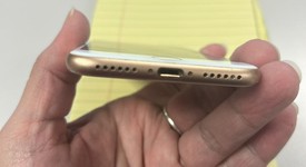 Good
													Apple iPhone 8 - Sprint, Gold, 64 GB, A1863, photo 3 of 5