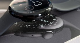 Mint
													Google Pixel Watch 4 - Unlocked, Black, 45mm, LTE, photo 2 of 4