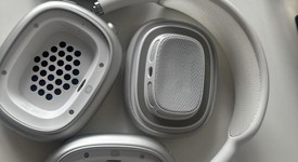 Used
													Apple AirPods Max - Silver, photo 2 of 3