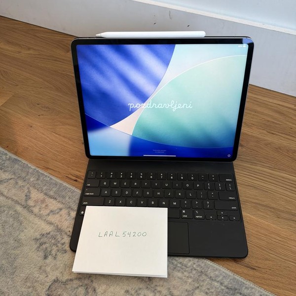 Apple iPad Pro 12.9 inch 6th Gen 2022 - Unlocked, 128 GB, Gray