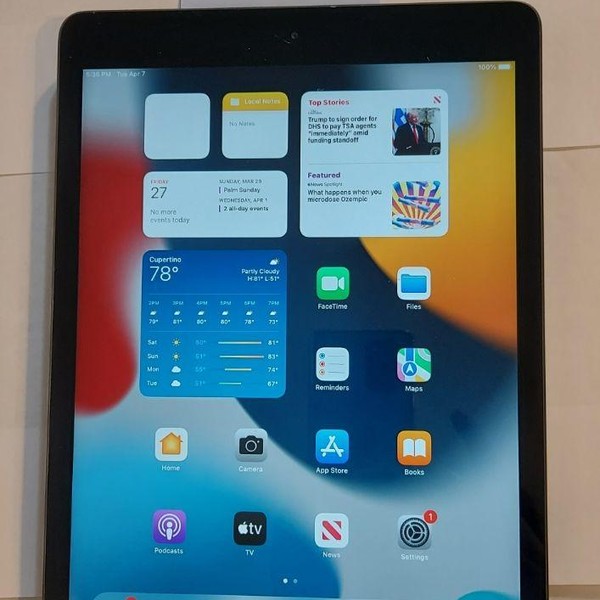 Apple iPad 7th Gen - Wi-Fi, 32 GB, Gray, A2197