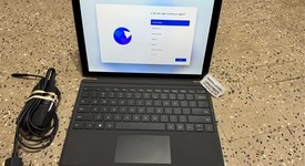 Good
													Microsoft Surface Pro 5 (2017) - Wi-Fi, Silver, 512 GB, 16 GB, photo 3 of 5