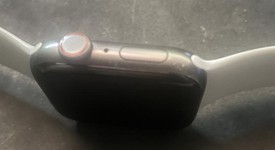 Good
													Apple Watch SE 1st Gen 44mm - Unlocked, Gray, A2354 - Cellular, Aluminum, photo 5 of 6