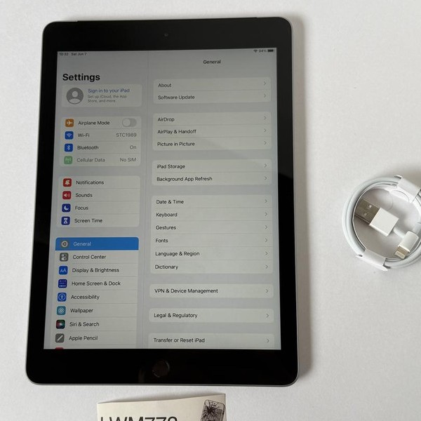 Apple iPad 6th Gen - Unlocked, 32 GB, Gray, A1954