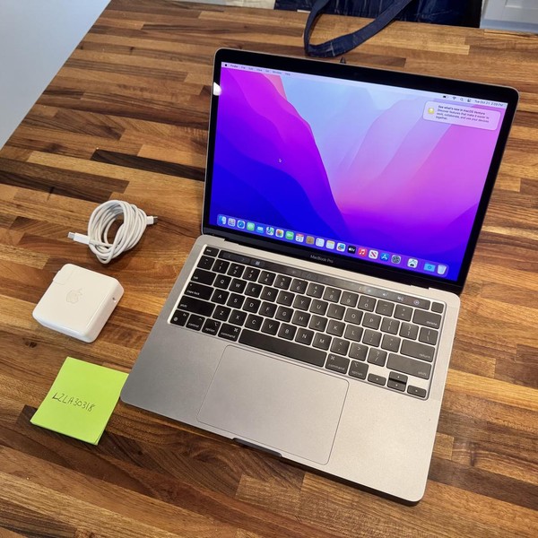 MacBook Pro 2022 - 13 inch - 256 GB, Gray, 8 GB, Apple M2