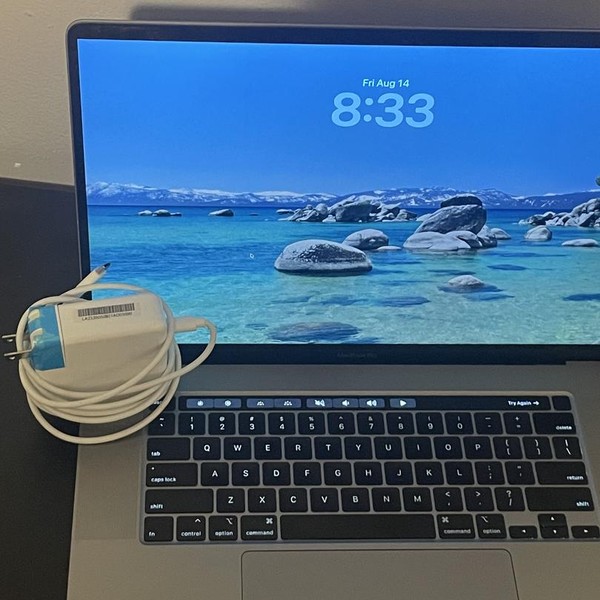 MacBook Pro 2019 - 16 inch - 512 GB, Gray, 32 GB, Intel Core i7