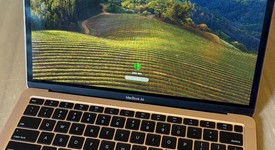 Good
													MacBook Air 2020 - 13" - I3, Gold, 256 GB, 8 GB, photo 3 of 8