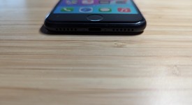 Good
													Apple iPhone SE 3rd Gen 2022 - Unlocked, Midnight, 128 GB, A2595, photo 4 of 14