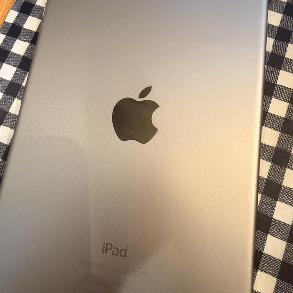Apple iPad Mini 4 - Wi-Fi, 128 GB, Silver