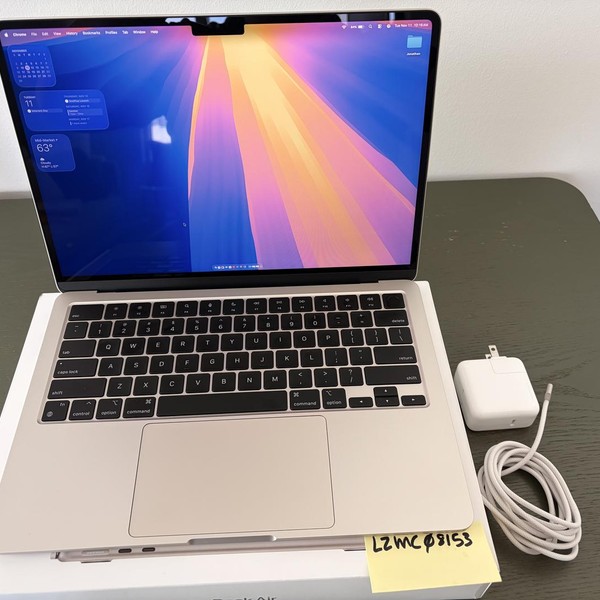 MacBook Air 2022 (M2) - 13 inch - 256 GB, Starlight, 16 GB, Apple M2
