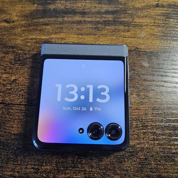 Motorola Razr (2024) - T-Mobile, 256 GB, Gray, 8 GB