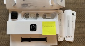 Good
													Apple Watch Series 5 44mm - Unlocked, White, A2095 Cellular, Ceramic, photo 1 of 21