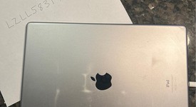 Fair
													Apple iPad Pro 12.9" 2nd Gen 2017 - Unlocked, Silver, 64 GB, photo 3 of 4