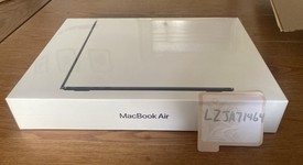 New
													MacBook Air 2022 - 13" - Apple M2, Midnight, 256 GB, 16 GB, photo 1 of 5