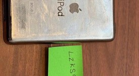 Fair
													Apple iPod Classic 6th Gen 2008 - Black, 80 GB, photo 3 of 9