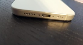 Good
													Apple iPhone 15 - Unlocked, Green, 128 GB, A2846, photo 3 of 7