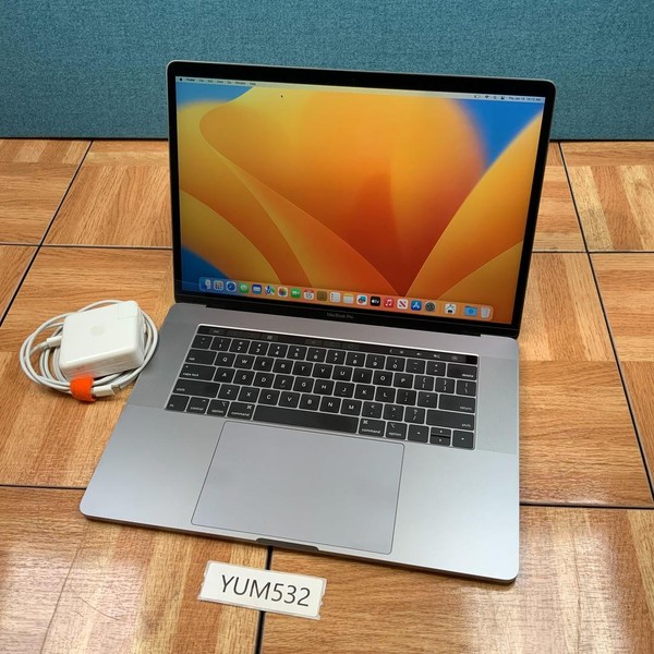 MacBook Pro 2019 - 16 inch - 512 GB, Gray, 16 GB, Intel Core i7