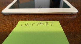 Good
													Apple iPad 6th Gen - Wi-Fi, Silver, 32 GB, A1893, photo 3 of 6