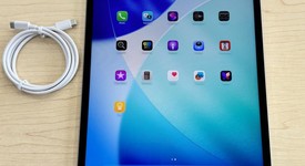 Good
													Apple iPad Pro 12.9" 6th Gen 2022 - Unlocked, Gray, 256 GB, photo 2 of 7