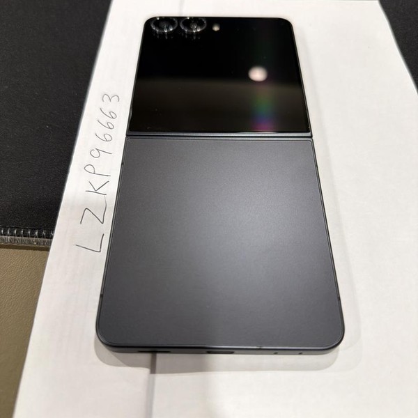 Samsung Galaxy Z Flip7 - Unlocked, 512 GB, Jet Black, 12 GB, SM-F766U1