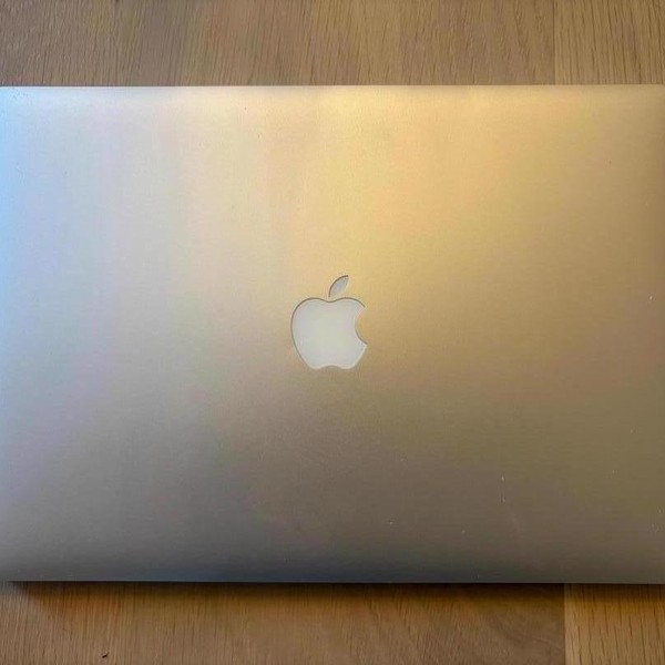 MacBook Pro 2015 (Retina) - 15 inch - 256 GB, Silver, 16 GB