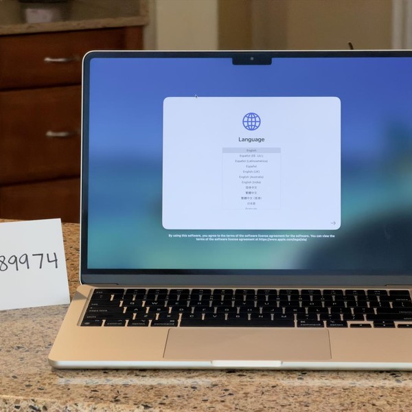 MacBook Air 2022 (M2) - 13 inch - 256 GB, Starlight, 8 GB, Apple M2