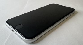 Good
													Apple iPhone SE 2nd Gen 2020 - Unlocked, White, 128 GB, A2275, photo 3 of 8