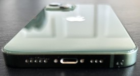 Good
													Apple iPhone 13 - Verizon, Green, 128 GB, A2482, photo 4 of 9