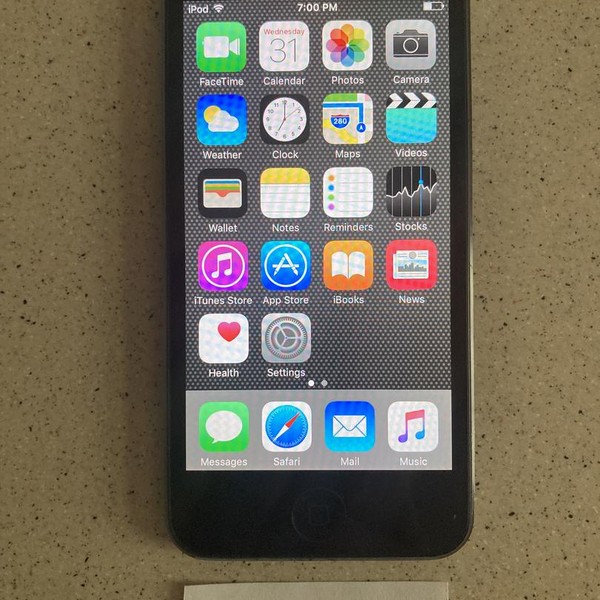 Apple iPod Touch 5th Gen - Wi-Fi, 16 GB, Gray