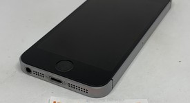 Good
													Apple iPhone SE 1st Gen 2016 - AT&T, Grey, 32 GB, A1662, photo 2 of 8
