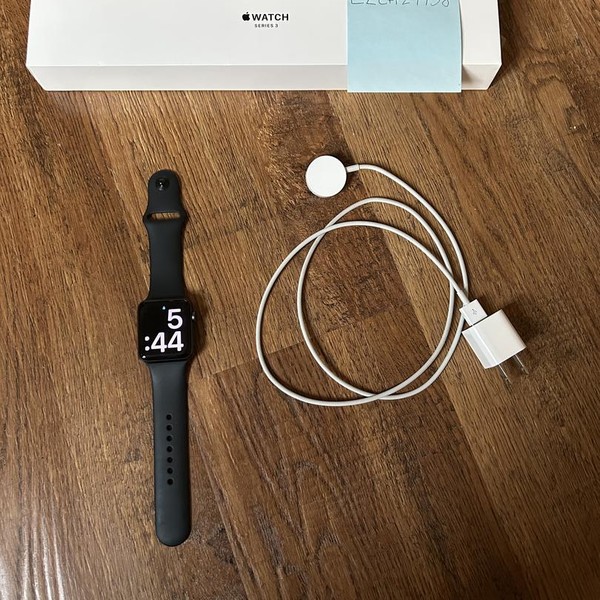 Apple Watch Series 3 42mm - Gray, A1859, Aluminum - GPS