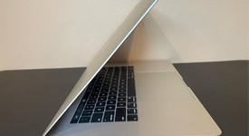 Mint
													MacBook Pro 2017 (With Touch Bar) - 15" - I7, Silver, 1 TB, 16 GB, photo 4 of 9