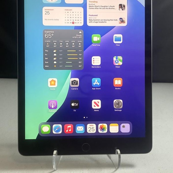 Apple iPad 7th Gen - Unlocked, 32 GB, Gray, A2200