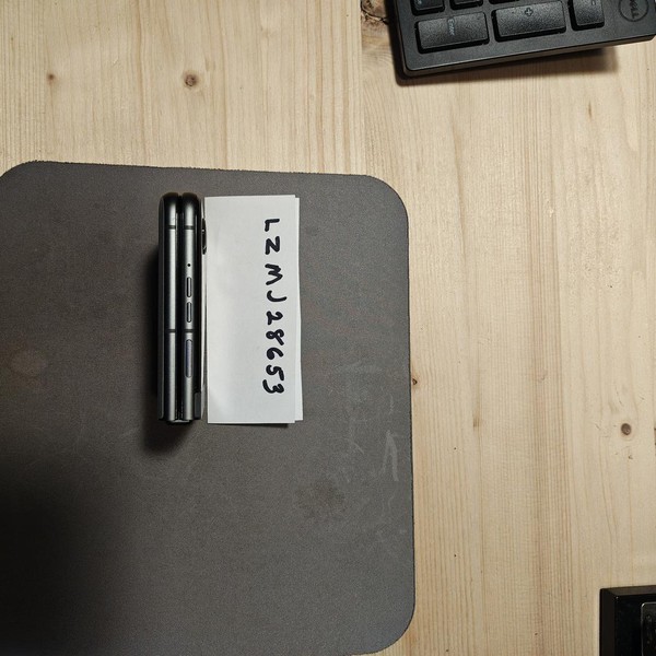 Motorola Razr (2024) - Unlocked, 256 GB, Gray, 8 GB