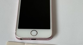 Good
													Apple iPhone SE 1st Gen 2016 - Unlocked, Rose Gold, 16 GB, A1723, photo 2 of 7