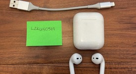 Used
													Apple AirPods 2nd Gen - Lightning Case, photo 3 of 5
