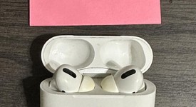 Used
													Apple AirPods Pro 1st Gen - Wireless Case, photo 2 of 3