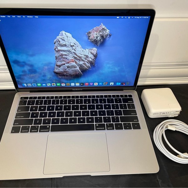 MacBook Air 2019 - 13 inch - 256 GB, Silver, 16 GB, Intel Core i5