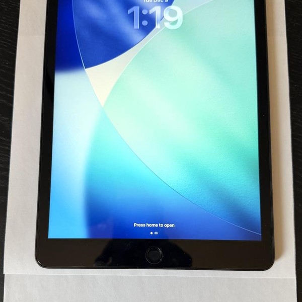 Apple iPad 9th Gen - Unlocked, 64 GB, Gray, A2603