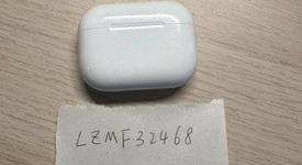 Used
													Apple AirPods Pro - Wireless Case, photo 3 of 5