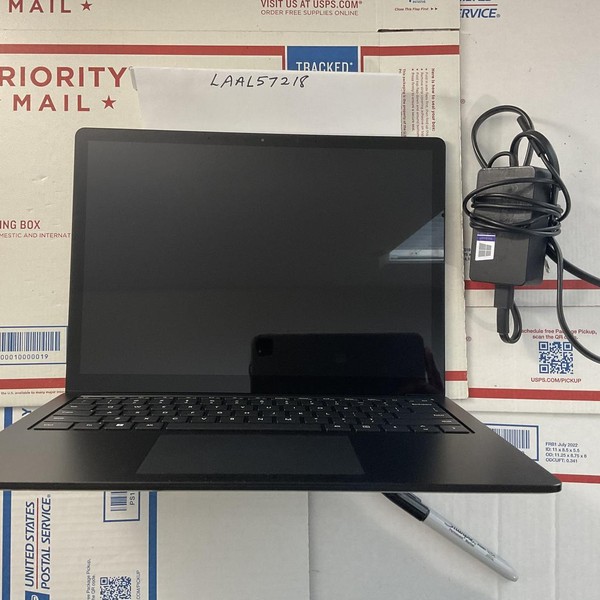 Microsoft Surface Laptop 5 - 1 TB, Black, 32 GB, Intel Core i7, 13.5 inch